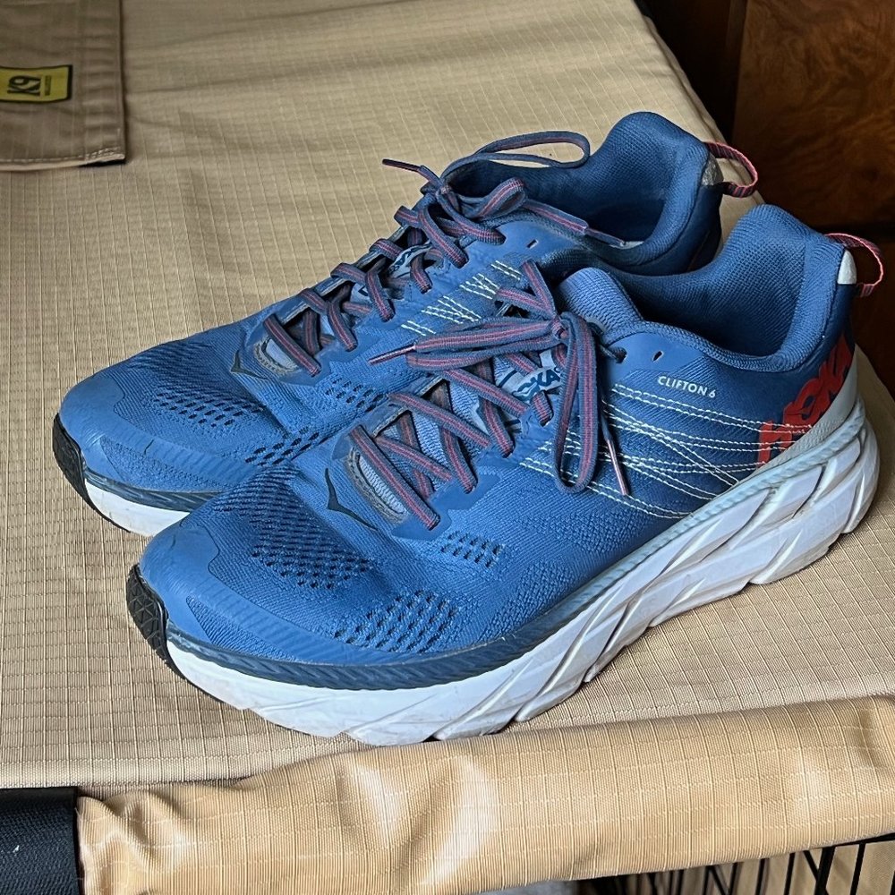 Hoka One One Clifton 6 in blue / US 10.5